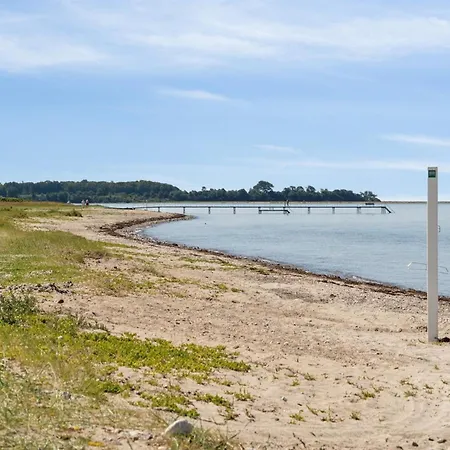 Apartment Ninne - 50m From The Sea In Funen By Interhome *
